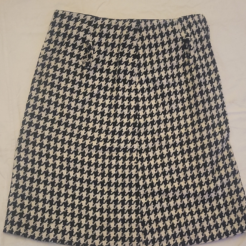 Chic Houndstooth Mini Skirt - image 1